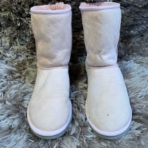 UGGS baby pink classic short DISCONTINUED color